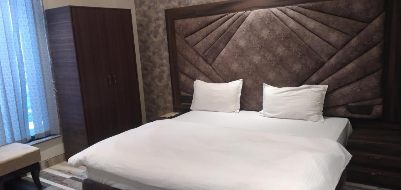 Hotel The Midnight By Wb Inn Agra  Exterior foto